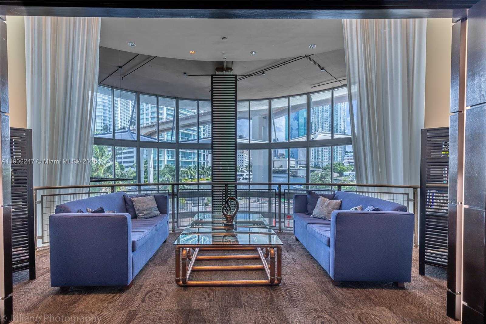 Small Image of 690 SOUTH WEST 1ST CT #PHI17, Miami Number 30