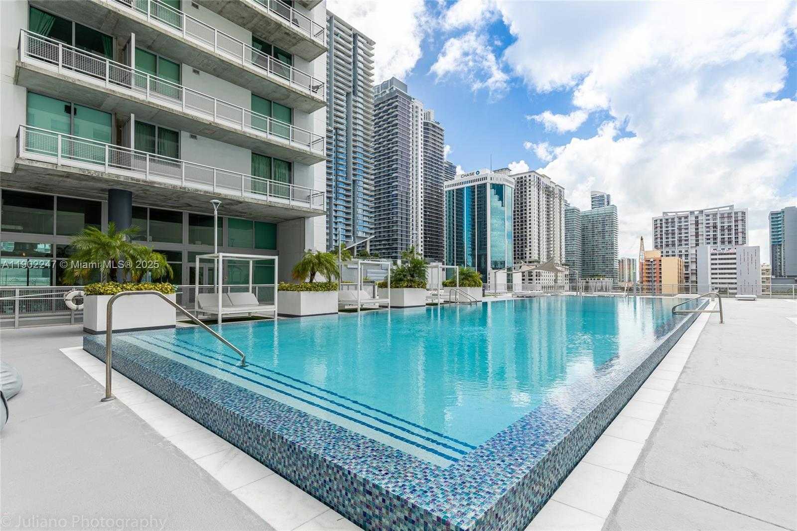 Small Image of 690 SOUTH WEST 1ST CT #PHI17, Miami Number 37