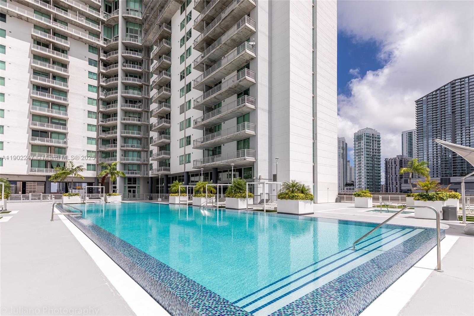 Small Image of 690 SOUTH WEST 1ST CT #PHI17, Miami Number 38