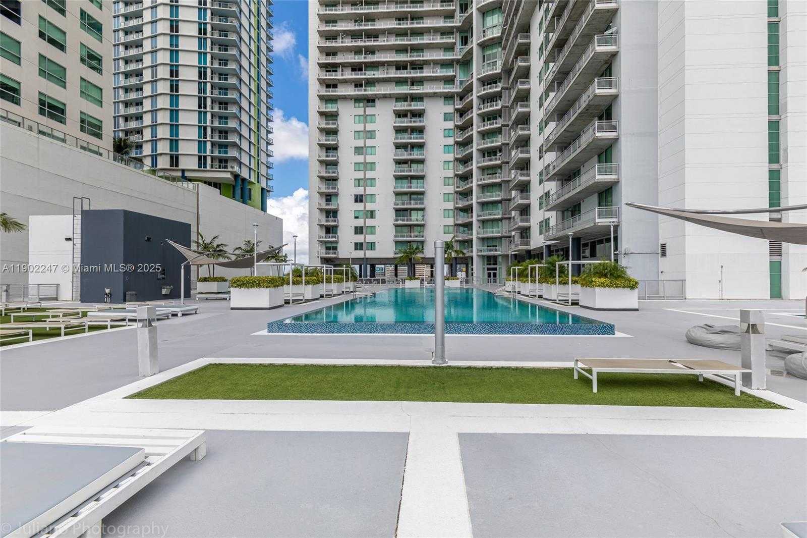 Small Image of 690 SOUTH WEST 1ST CT #PHI17, Miami Number 39