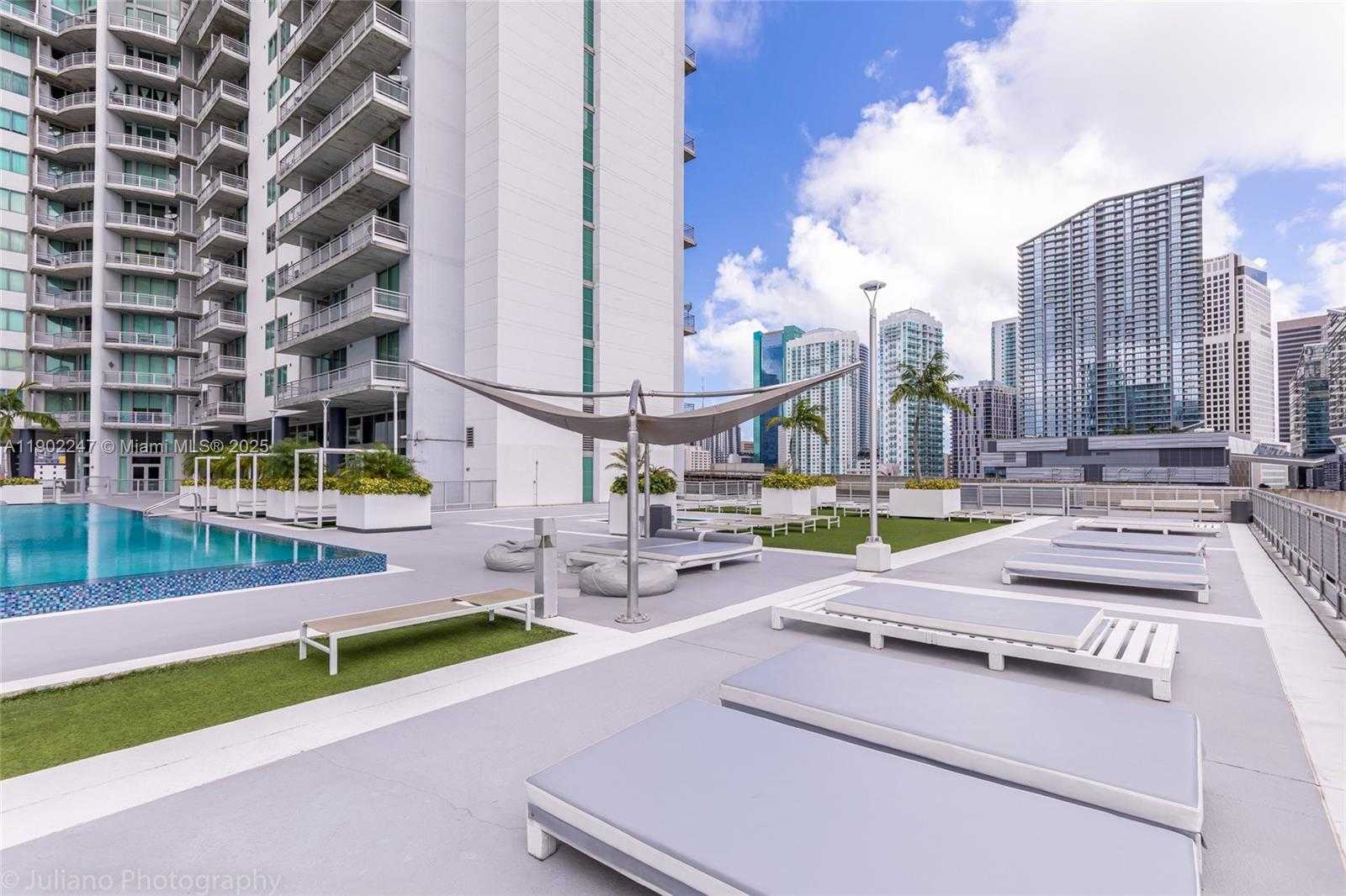 Small Image of 690 SOUTH WEST 1ST CT #PHI17, Miami Number 40