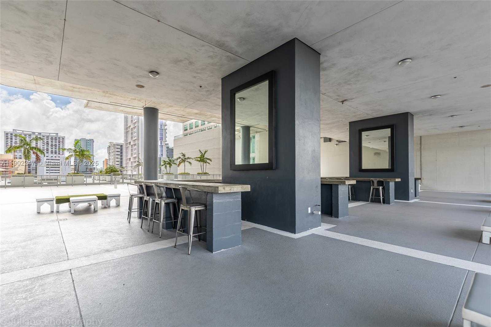 Small Image of 690 SOUTH WEST 1ST CT #PHI17, Miami Number 41