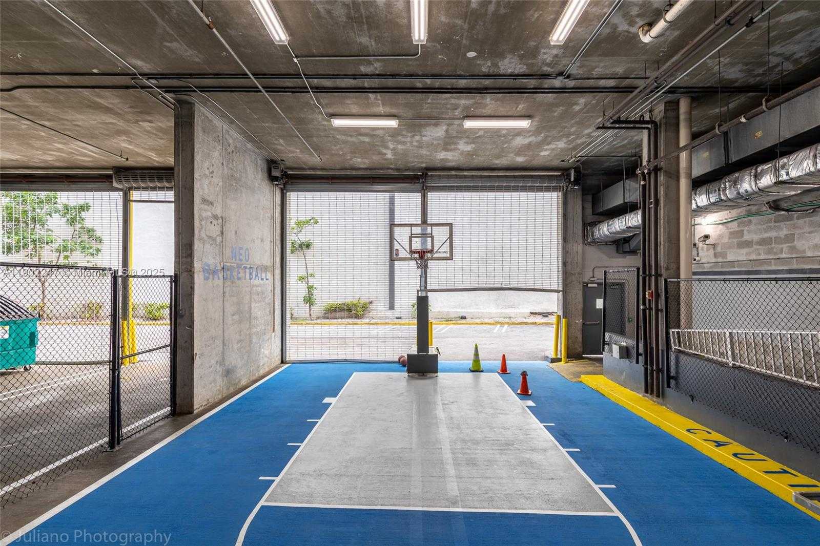 Small Image of 690 SOUTH WEST 1ST CT #PHI17, Miami Number 45