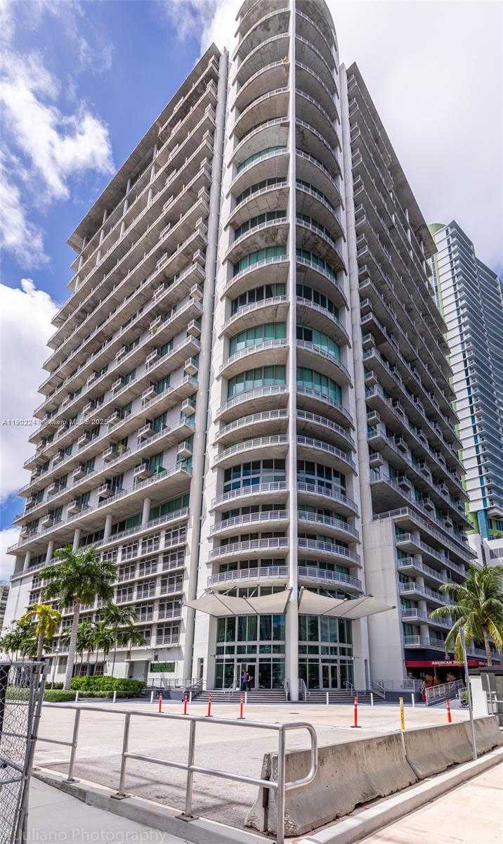 Small Image of 690 SOUTH WEST 1ST CT #PHI17, Miami Number 50