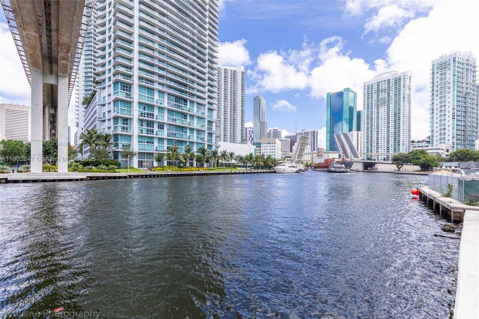 Small Image of 690 SOUTH WEST 1ST CT #PHI17, Miami Number 51