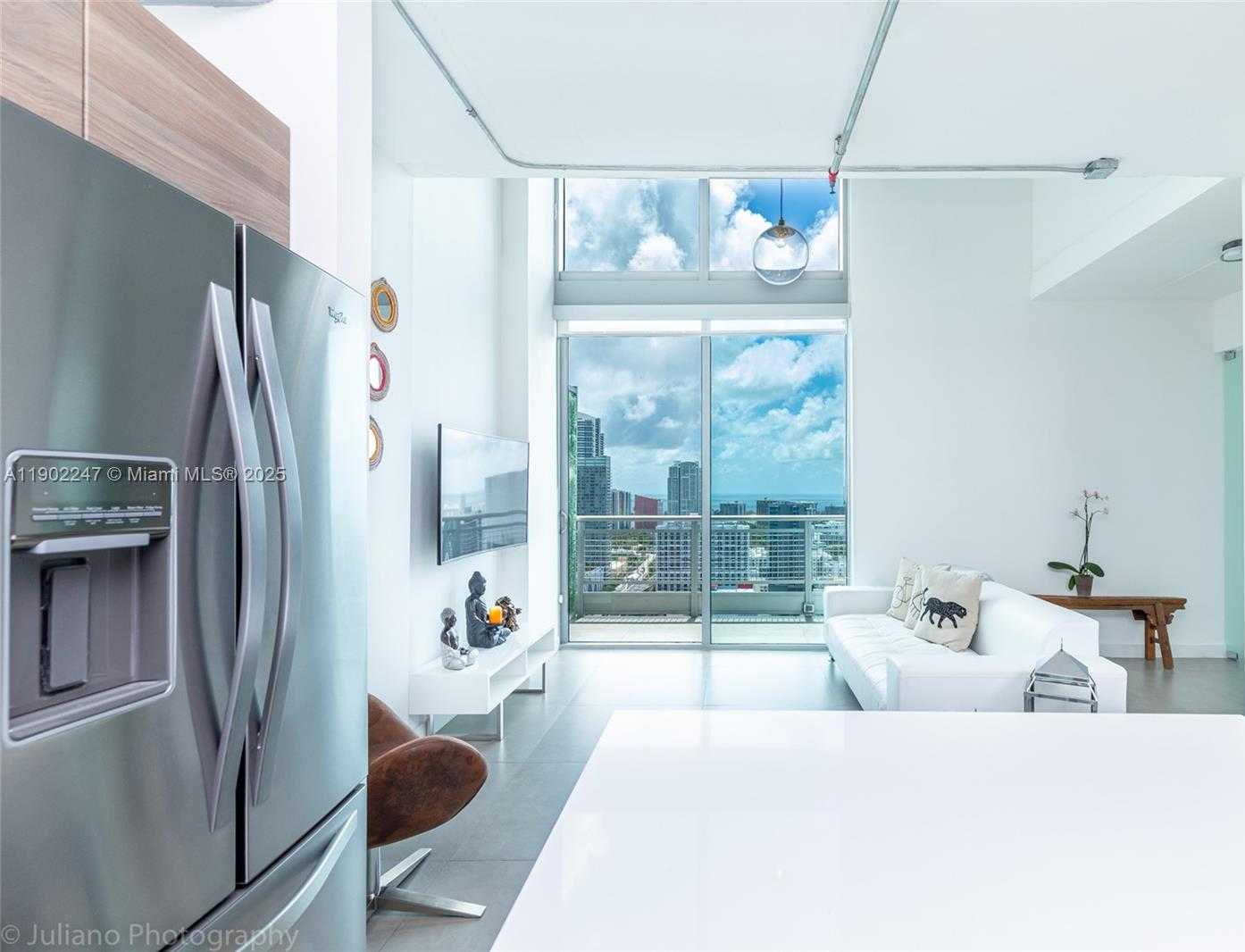 Small Image of 690 SOUTH WEST 1ST CT #PHI17, Miami Number 6