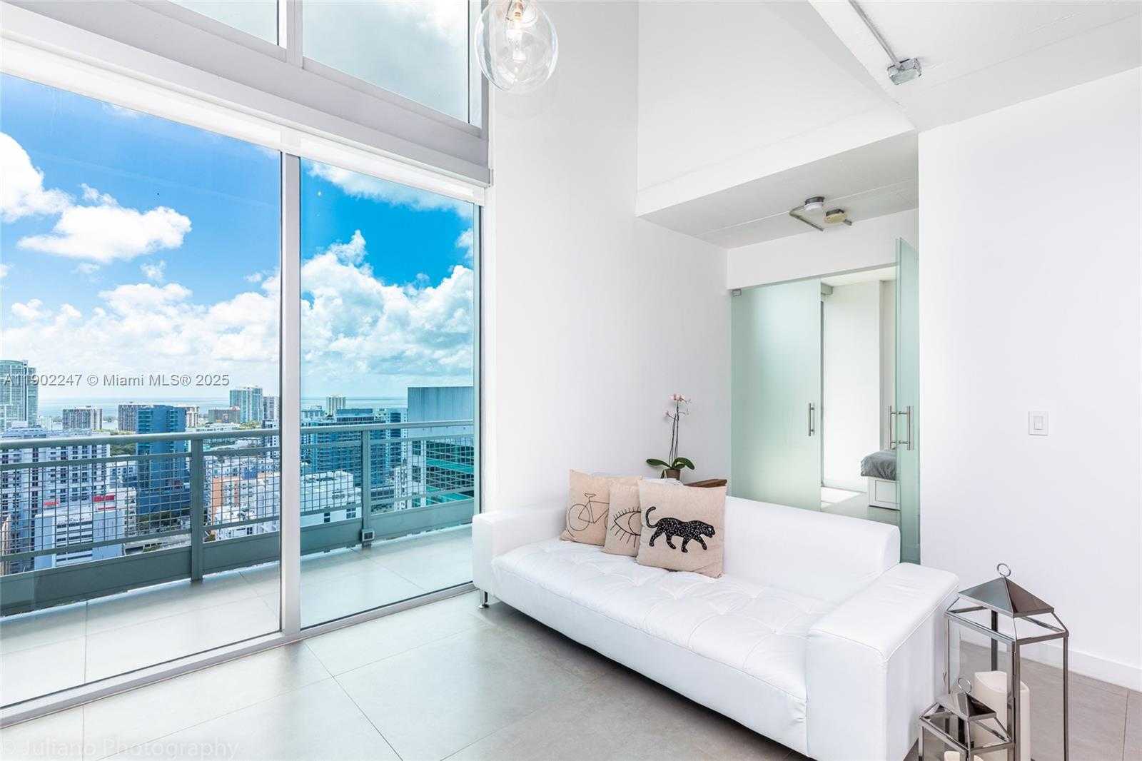 Small Image of 690 SOUTH WEST 1ST CT #PHI17, Miami Number 7