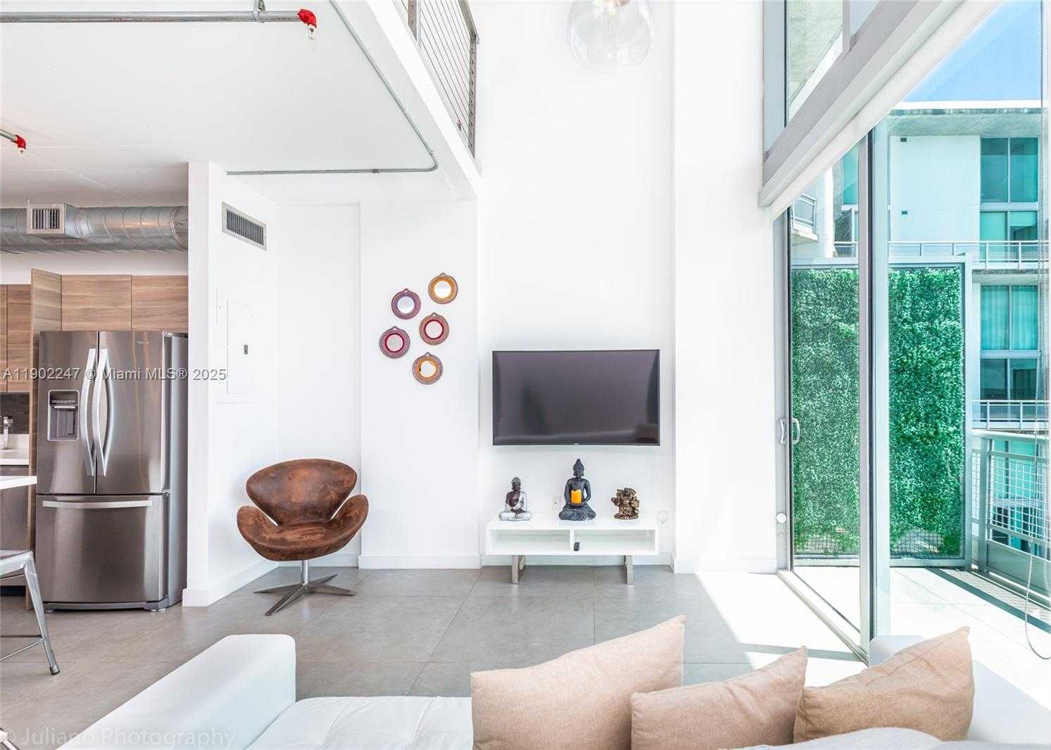 Small Image of 690 SOUTH WEST 1ST CT #PHI17, Miami Number 8