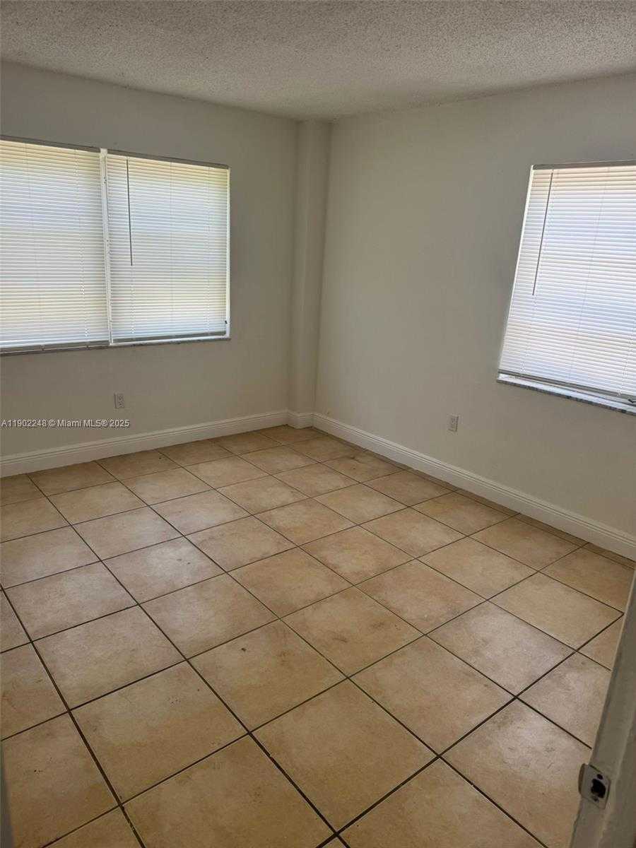 Small Image of 1821 NORTH EAST 168 ST #B-1, North Miami Beach Number 4