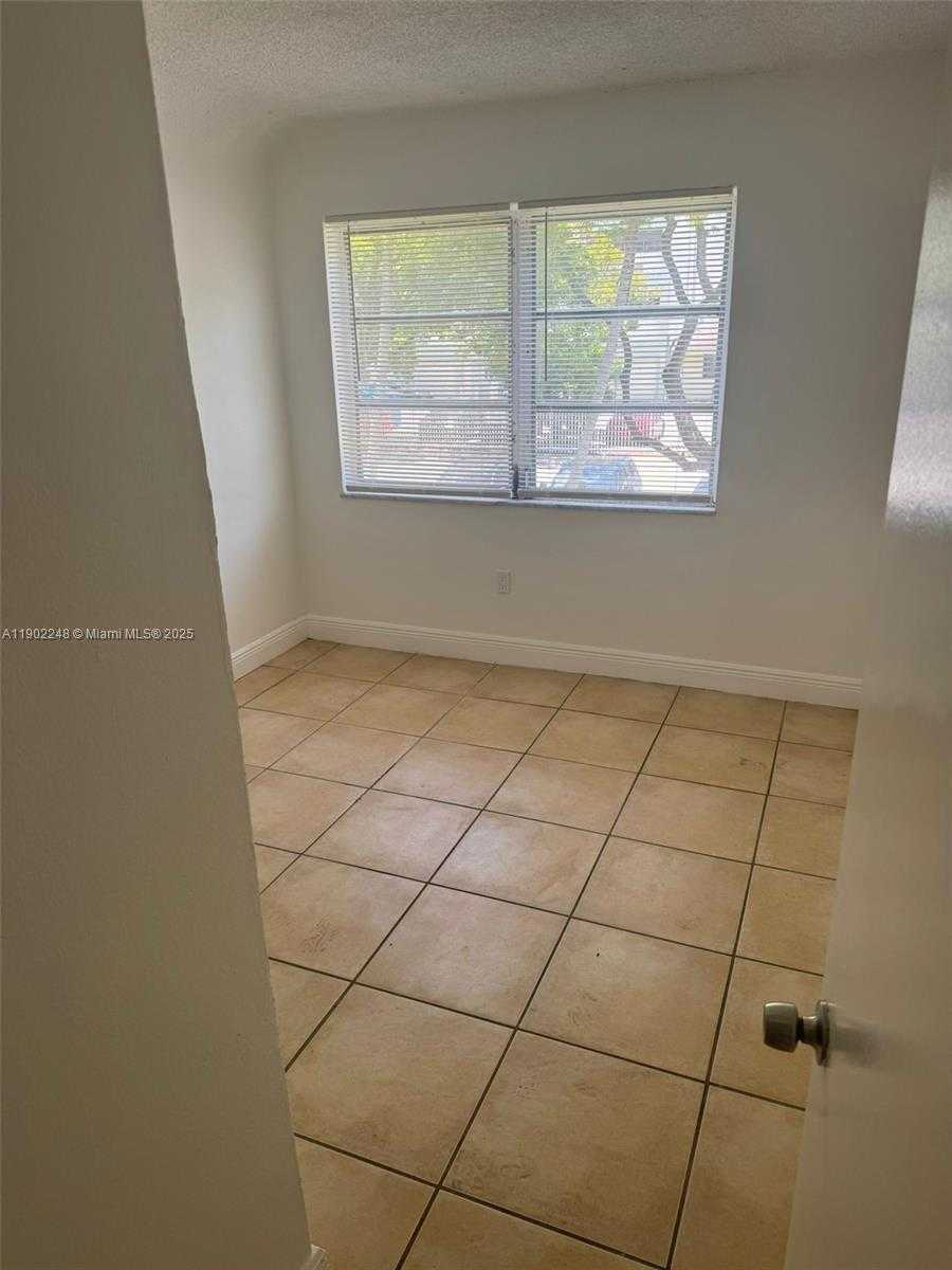 Small Image of 1821 NORTH EAST 168 ST #B-1, North Miami Beach Number 6