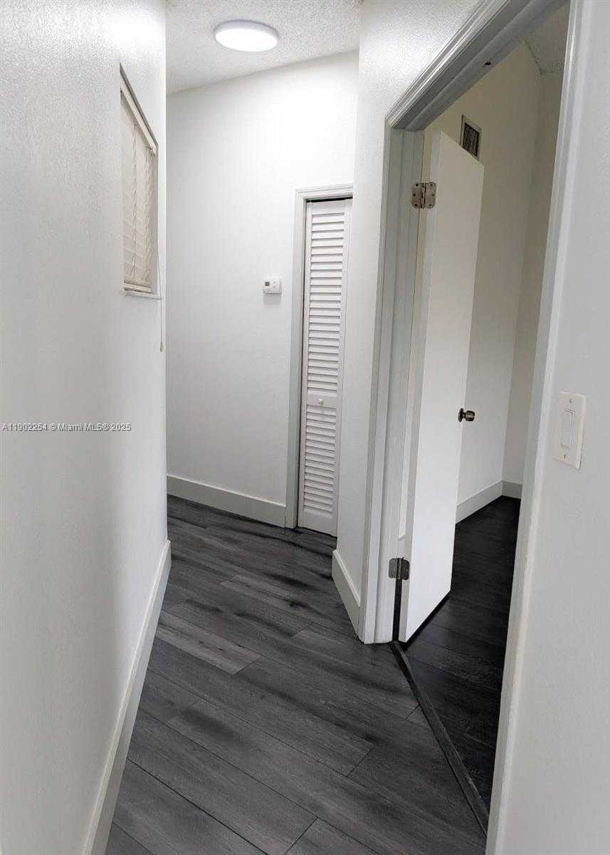 Small Image of 15356 SOUTH WEST 42ND LN, Miami Number 10