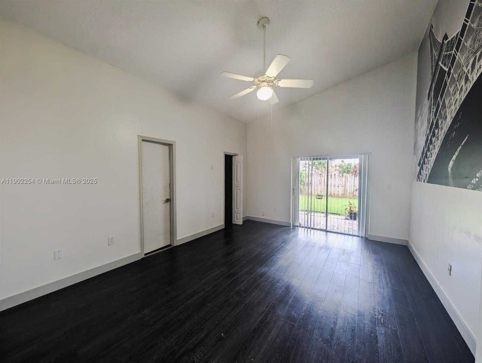 Small Image of 15356 SOUTH WEST 42ND LN, Miami Number 12