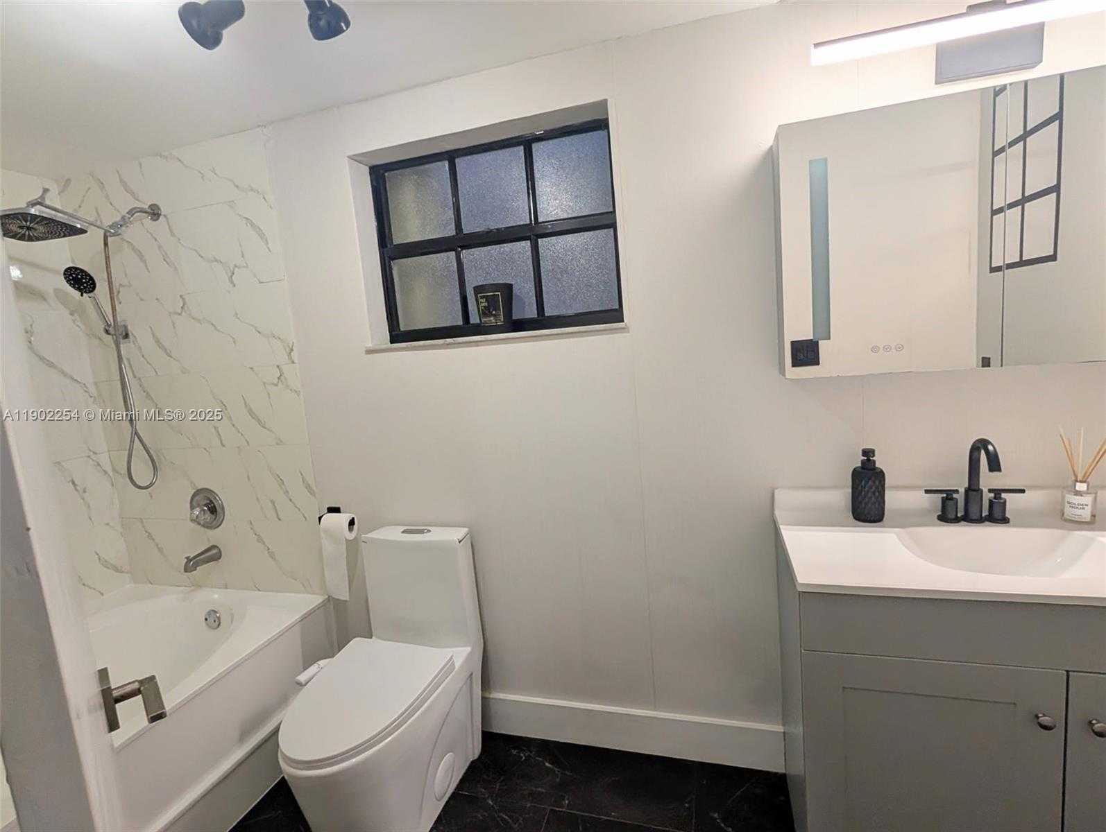 Small Image of 15356 SOUTH WEST 42ND LN, Miami Number 13