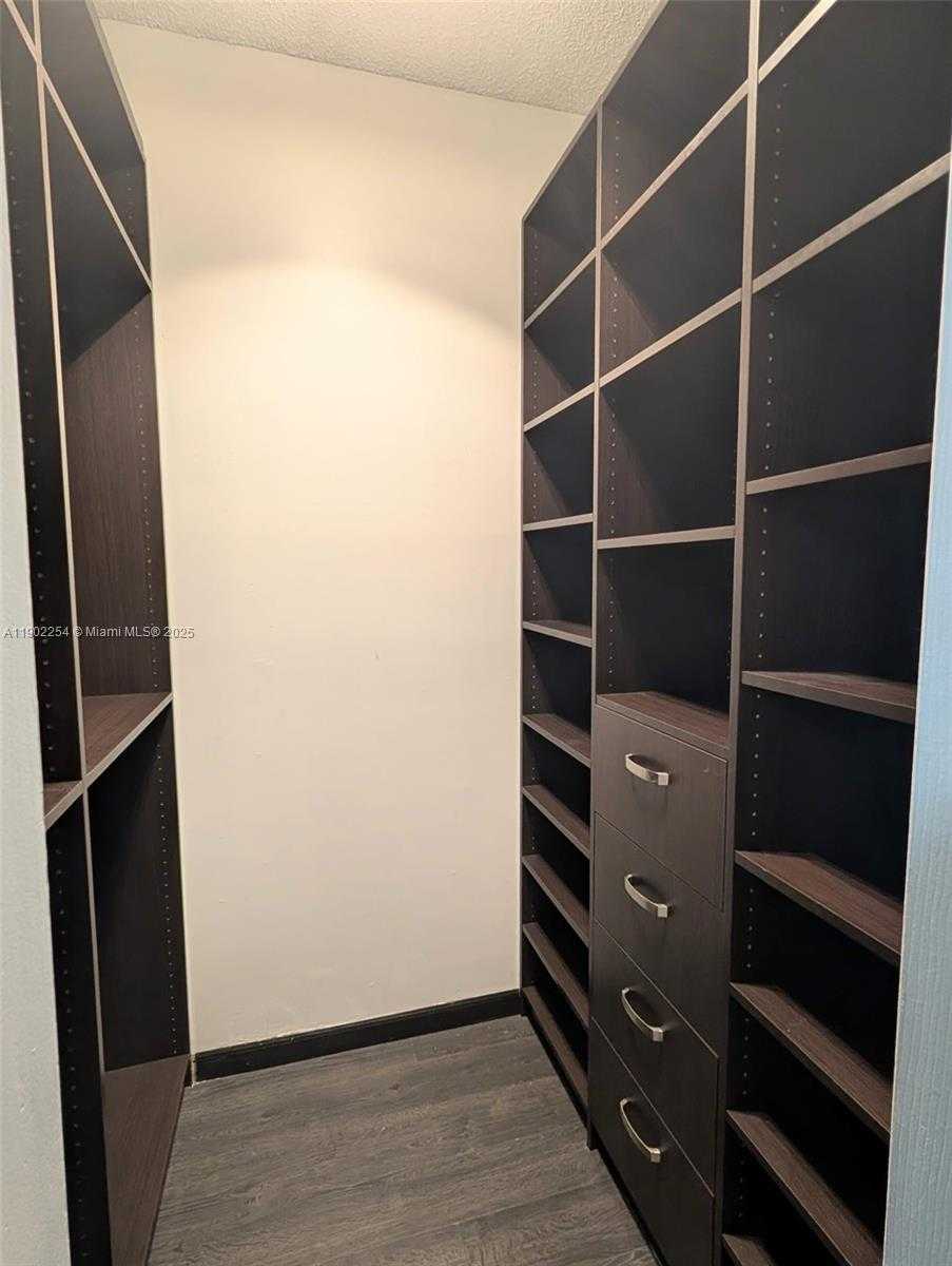 Small Image of 15356 SOUTH WEST 42ND LN, Miami Number 14