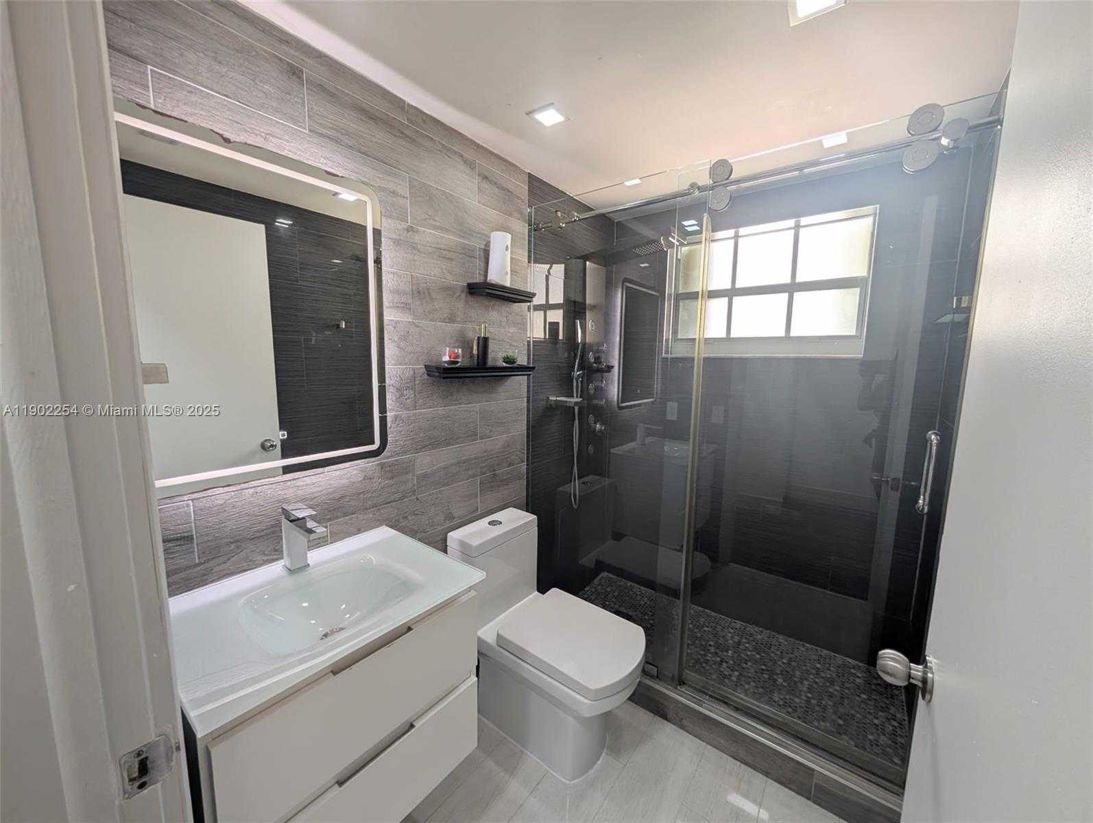 Small Image of 15356 SOUTH WEST 42ND LN, Miami Number 16
