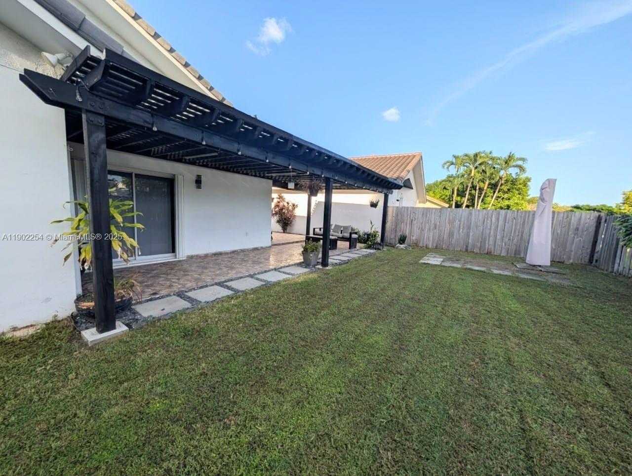 Small Image of 15356 SOUTH WEST 42ND LN, Miami Number 20