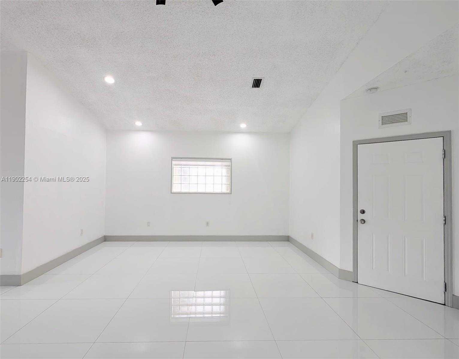 Small Image of 15356 SOUTH WEST 42ND LN, Miami Number 4