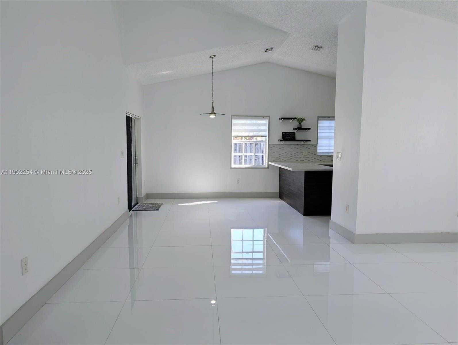 Small Image of 15356 SOUTH WEST 42ND LN, Miami Number 5