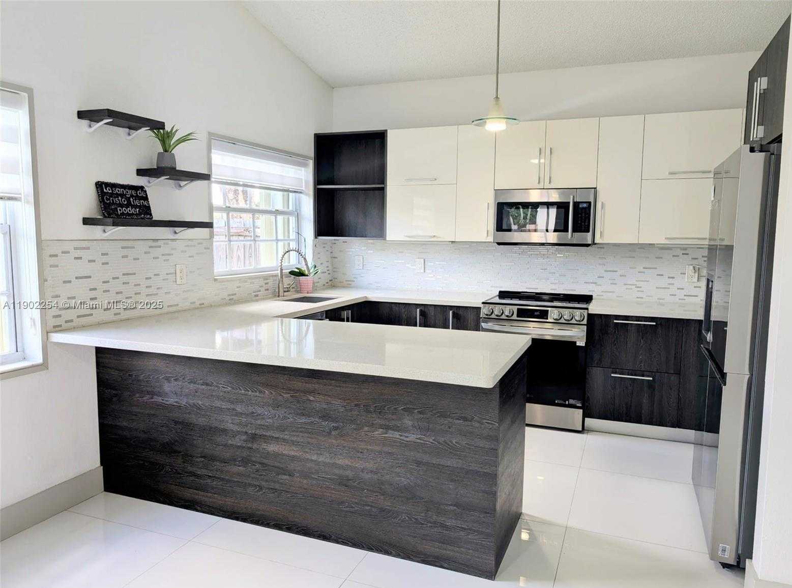 Small Image of 15356 SOUTH WEST 42ND LN, Miami Number 7