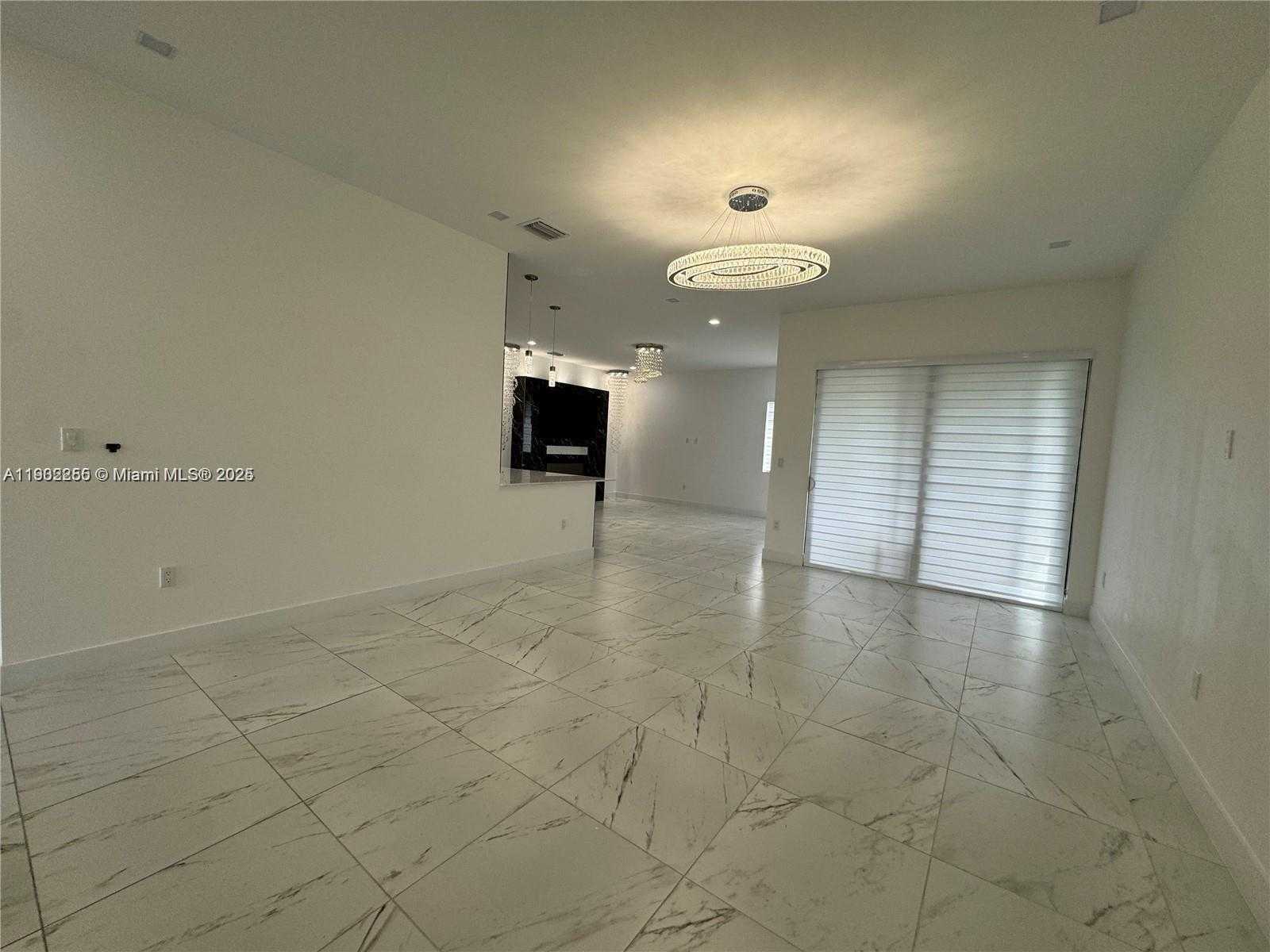 Small Image of 13284 SOUTH WEST 228TH ST, Miami Number 10