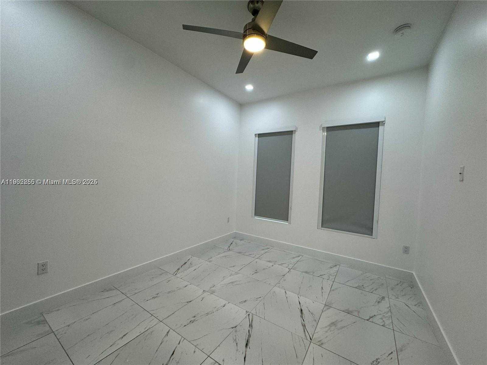 Small Image of 13284 SOUTH WEST 228TH ST, Miami Number 11