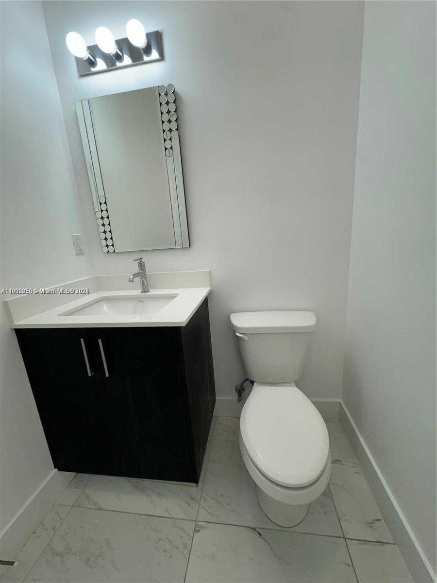 Small Image of 13284 SOUTH WEST 228TH ST, Miami Number 15