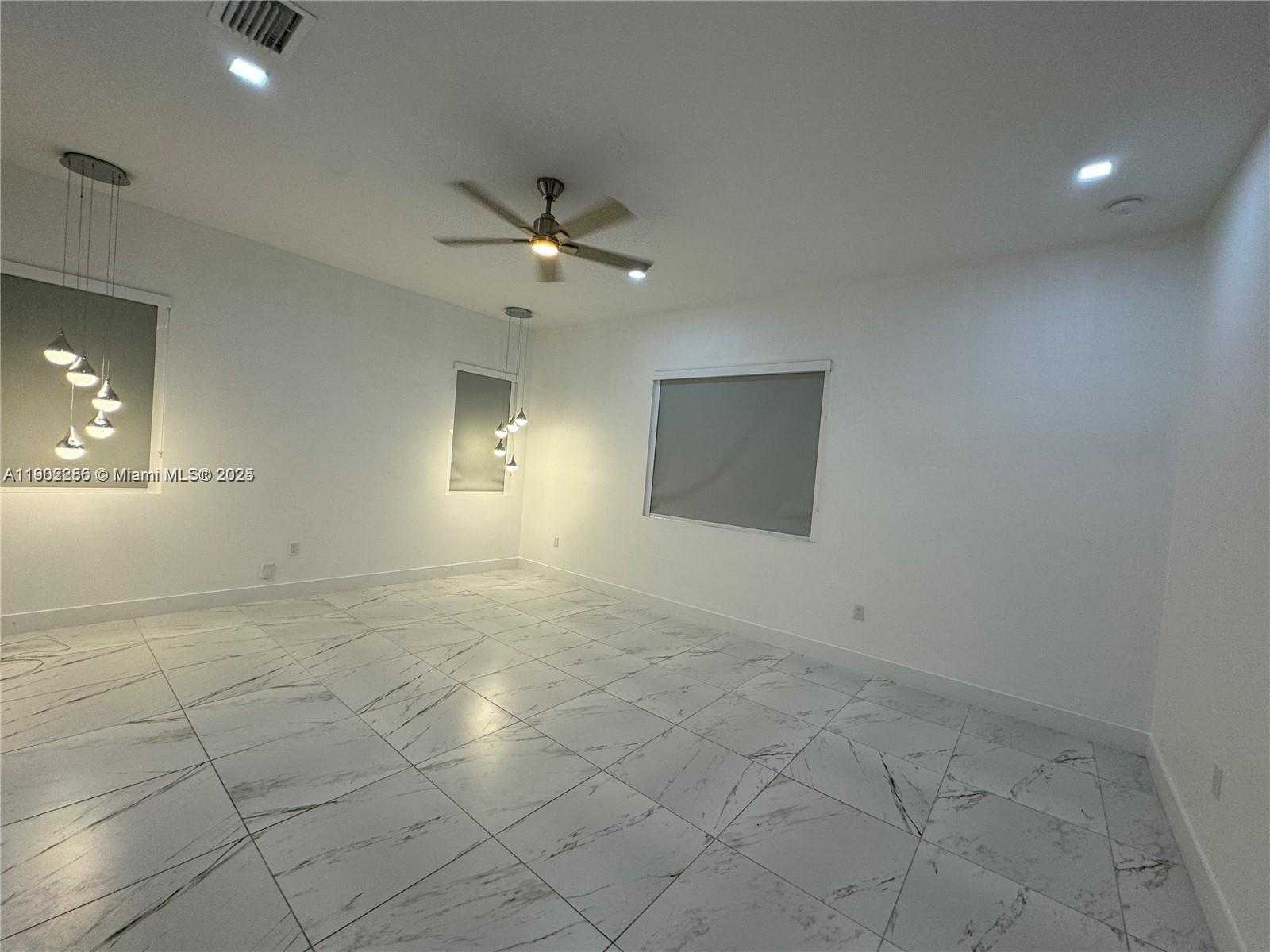 Small Image of 13284 SOUTH WEST 228TH ST, Miami Number 16