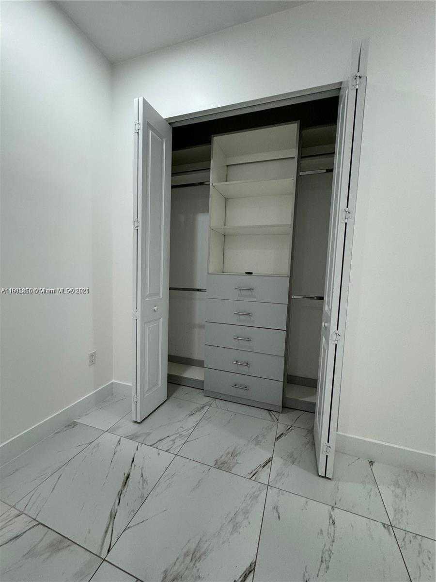 Small Image of 13284 SOUTH WEST 228TH ST, Miami Number 17