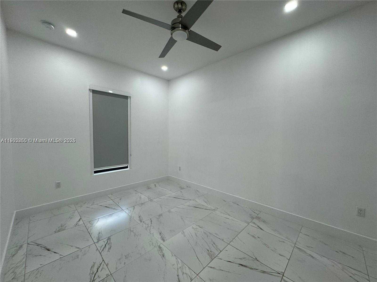 Small Image of 13284 SOUTH WEST 228TH ST, Miami Number 21