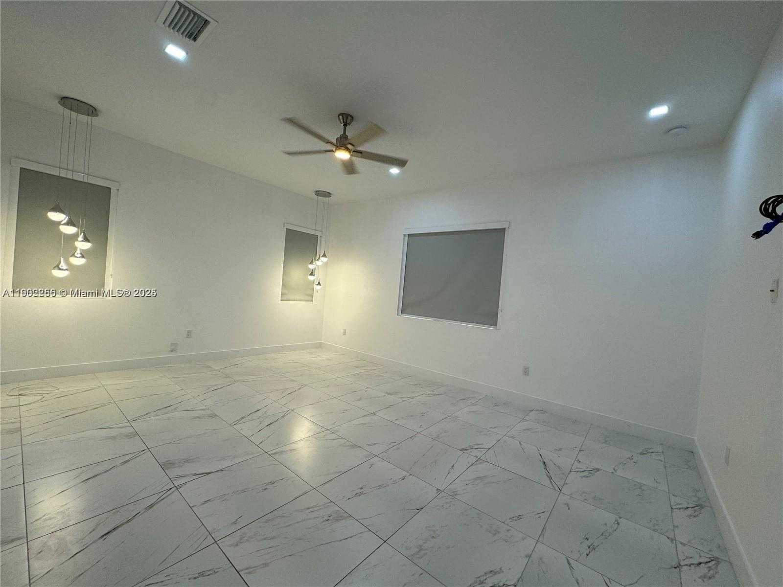 Small Image of 13284 SOUTH WEST 228TH ST, Miami Number 24