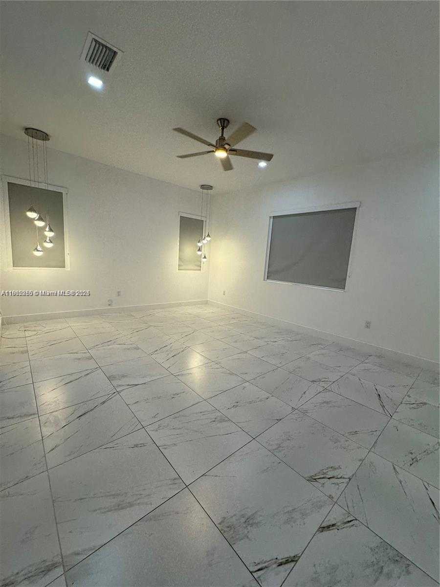 Small Image of 13284 SOUTH WEST 228TH ST, Miami Number 25