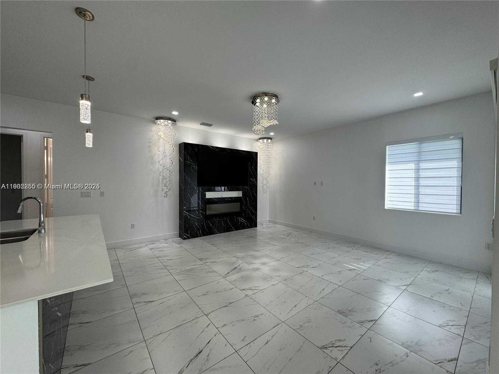 Small Image of 13284 SOUTH WEST 228TH ST, Miami Number 28