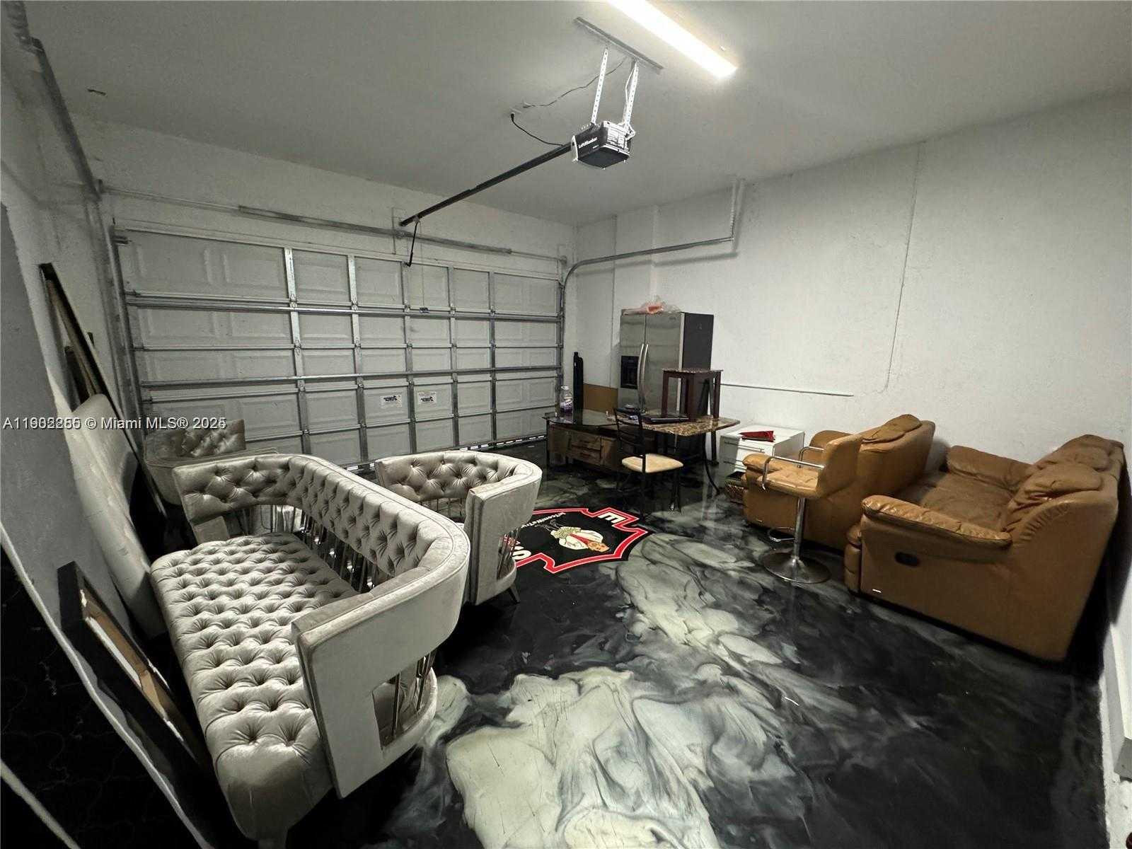 Small Image of 13284 SOUTH WEST 228TH ST, Miami Number 32