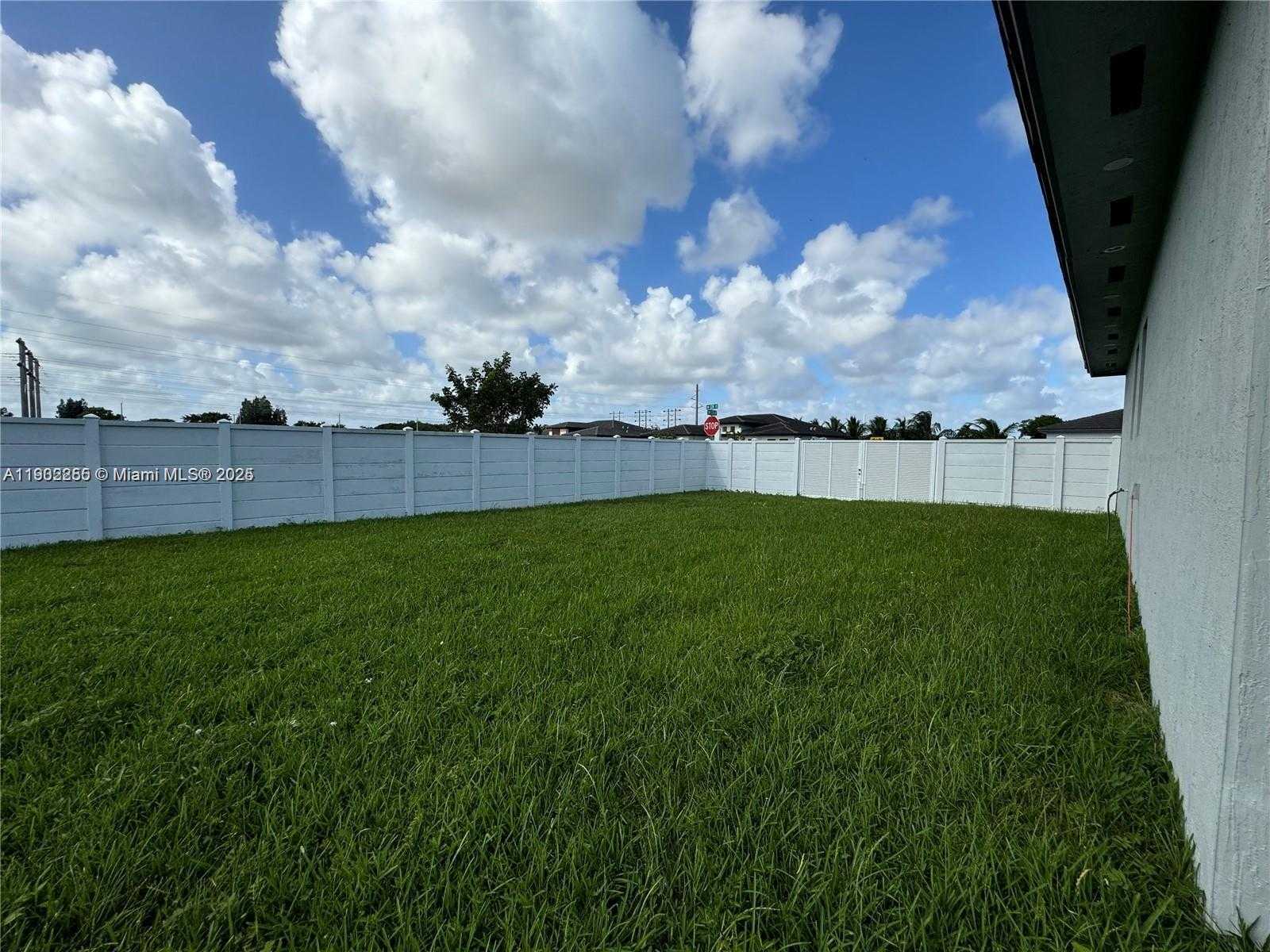 Small Image of 13284 SOUTH WEST 228TH ST, Miami Number 34