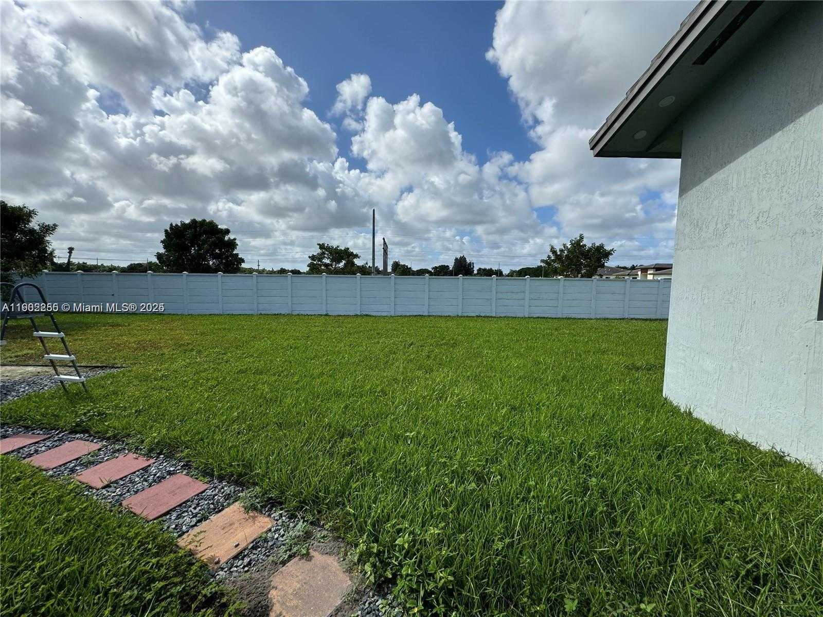 Small Image of 13284 SOUTH WEST 228TH ST, Miami Number 35