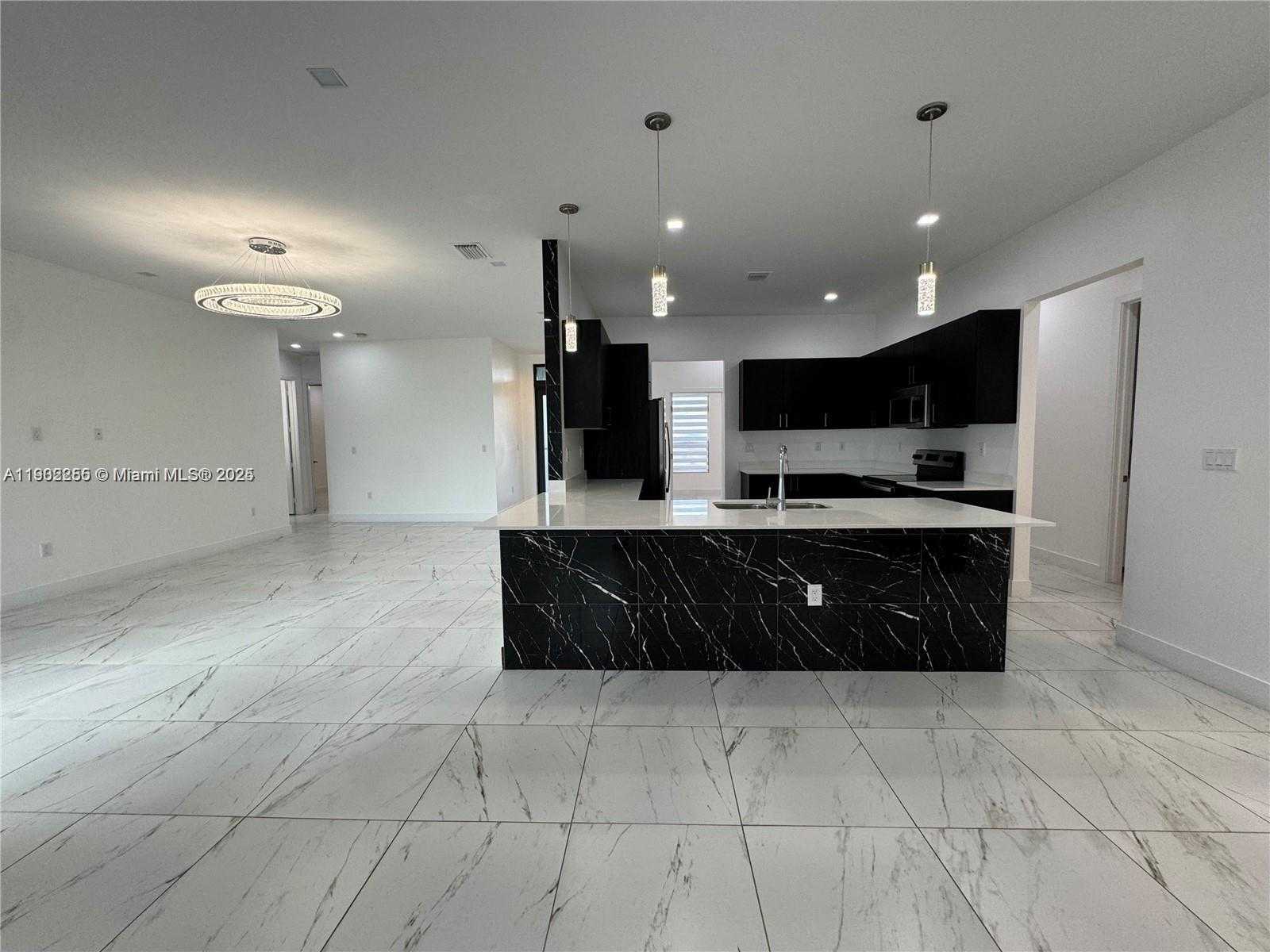 Small Image of 13284 SOUTH WEST 228TH ST, Miami Number 5