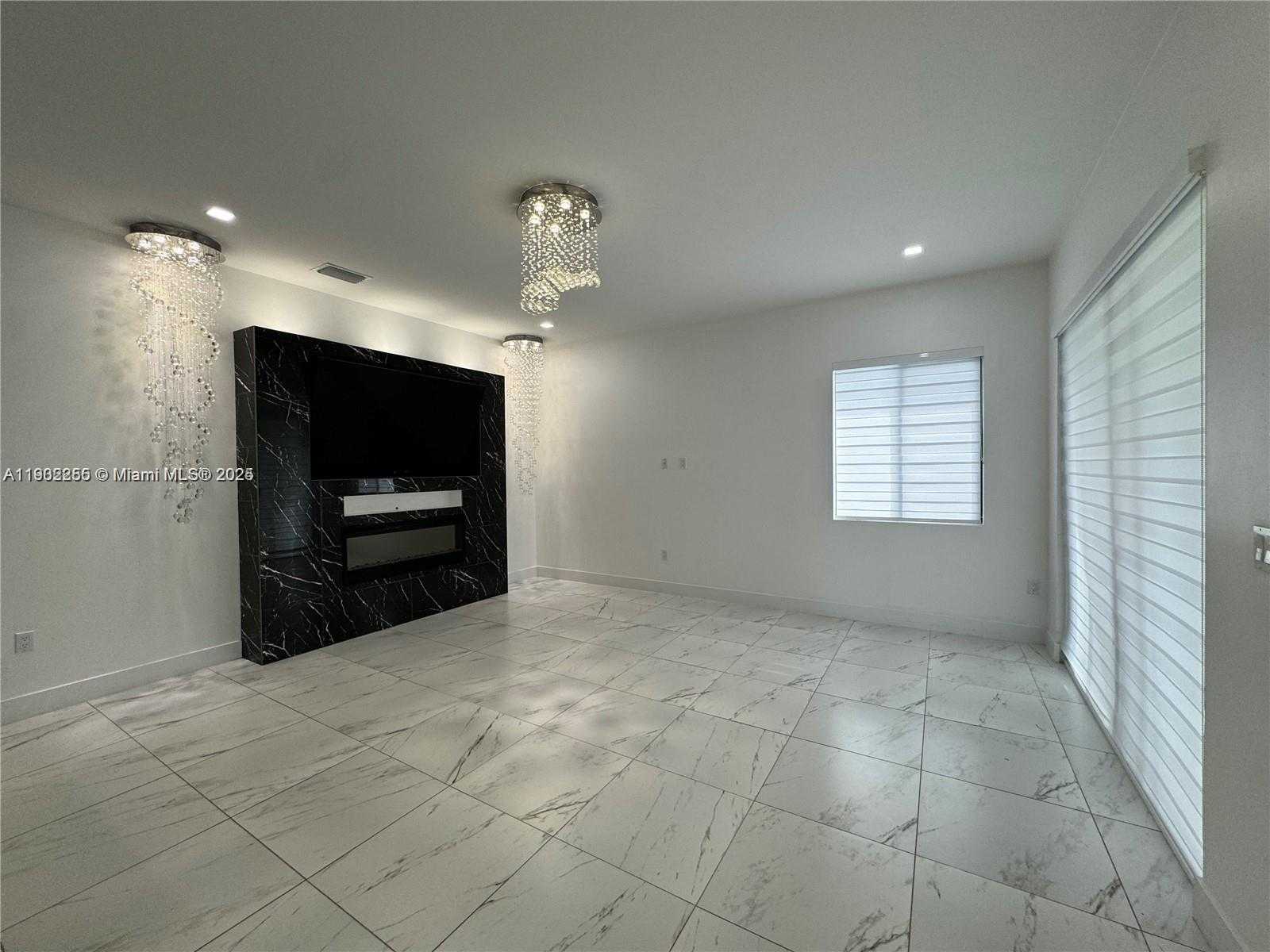 Small Image of 13284 SOUTH WEST 228TH ST, Miami Number 9