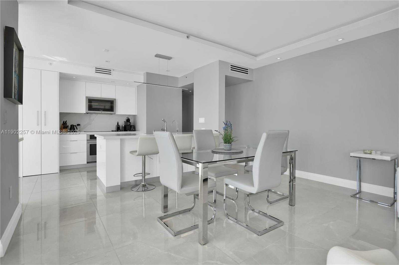 Small Image of 4201 SOUTH COLLINS AVE #2101, Miami Beach Number 11