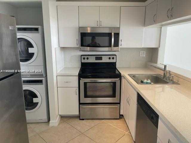 Small Image of 600 NORTH EAST 36 ST #1705, Miami Number 2