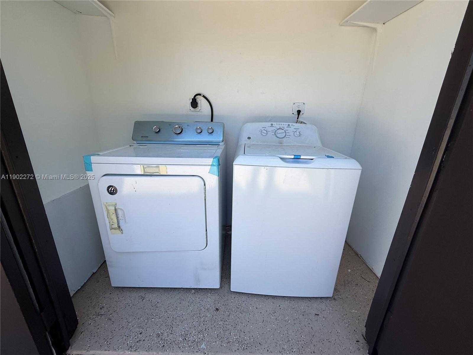 Small Image of 14103 SOUTH WEST 52ND TER, Miami Number 13