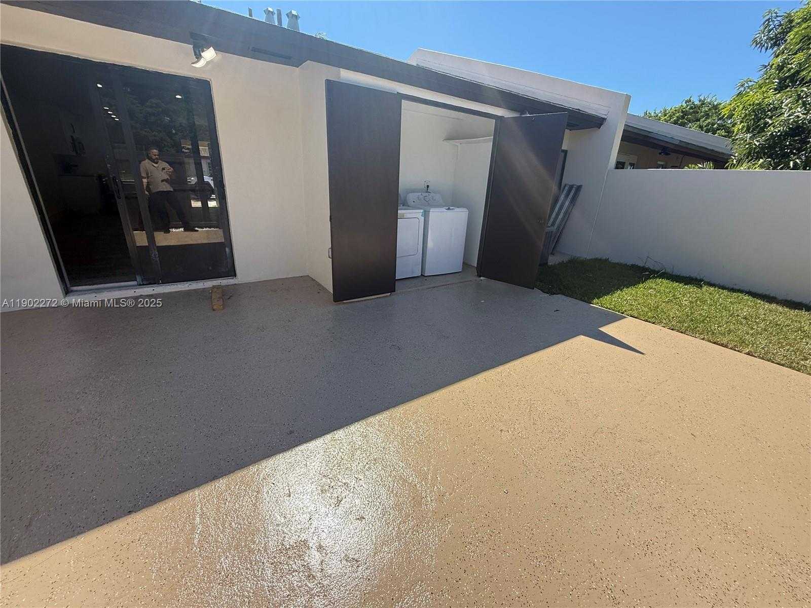 Small Image of 14103 SOUTH WEST 52ND TER, Miami Number 15