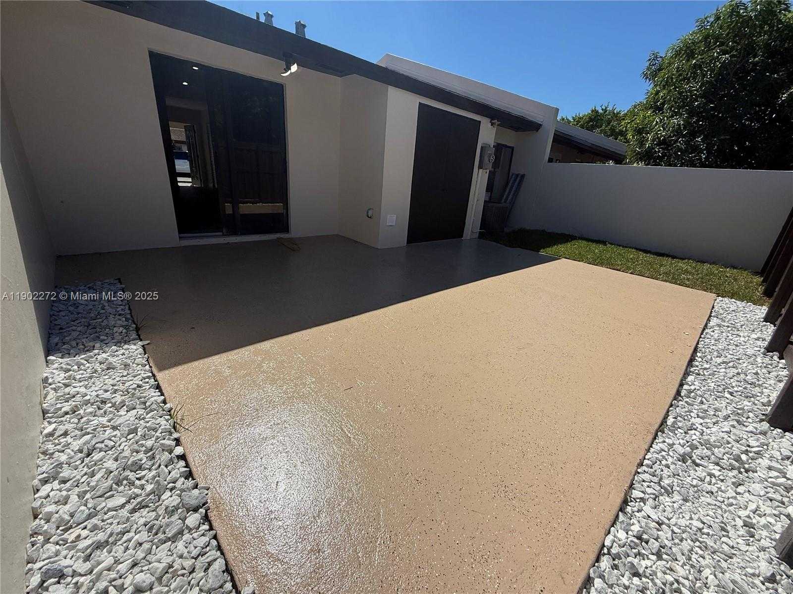 Small Image of 14103 SOUTH WEST 52ND TER, Miami Number 16