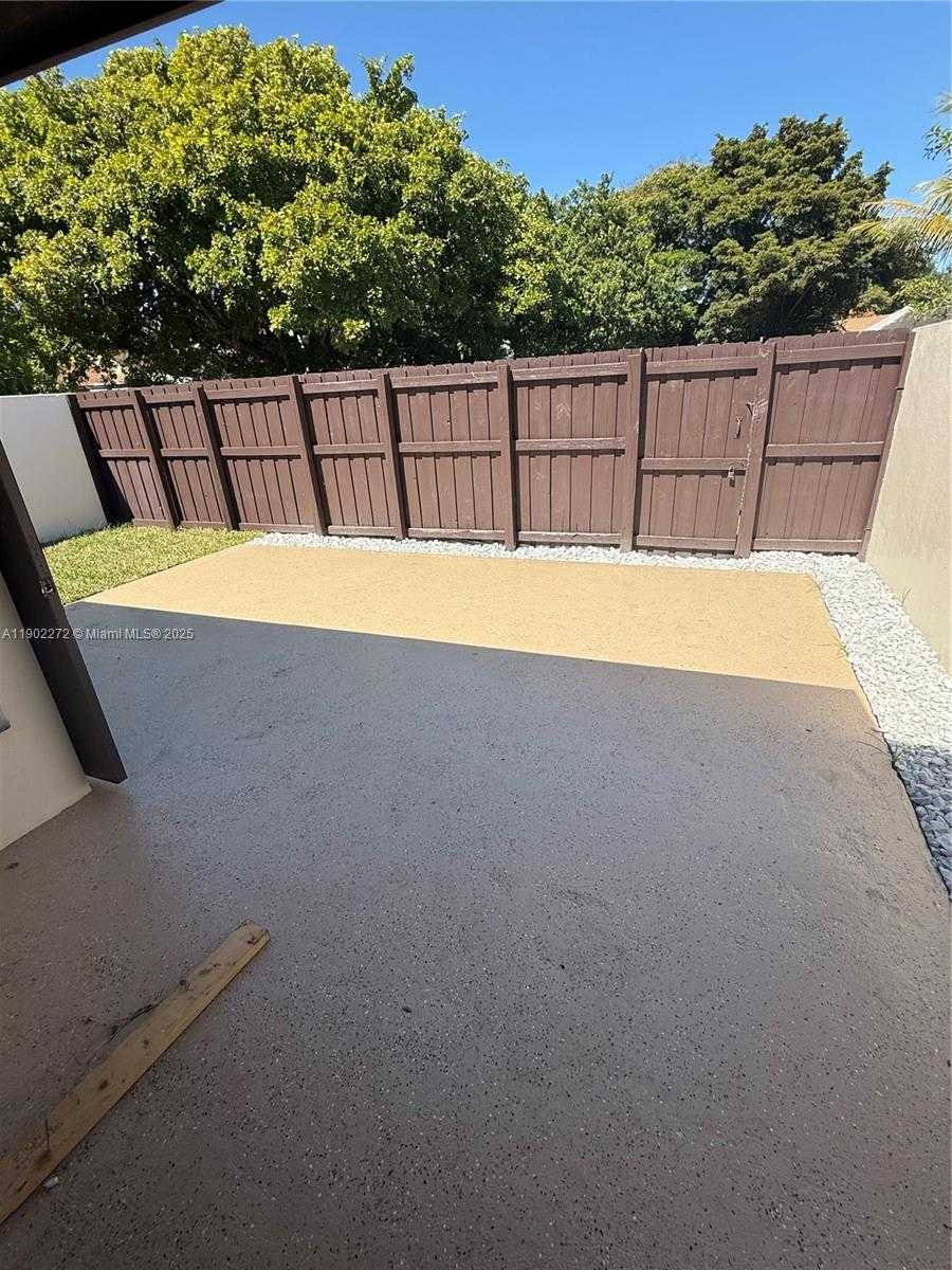 Small Image of 14103 SOUTH WEST 52ND TER, Miami Number 17