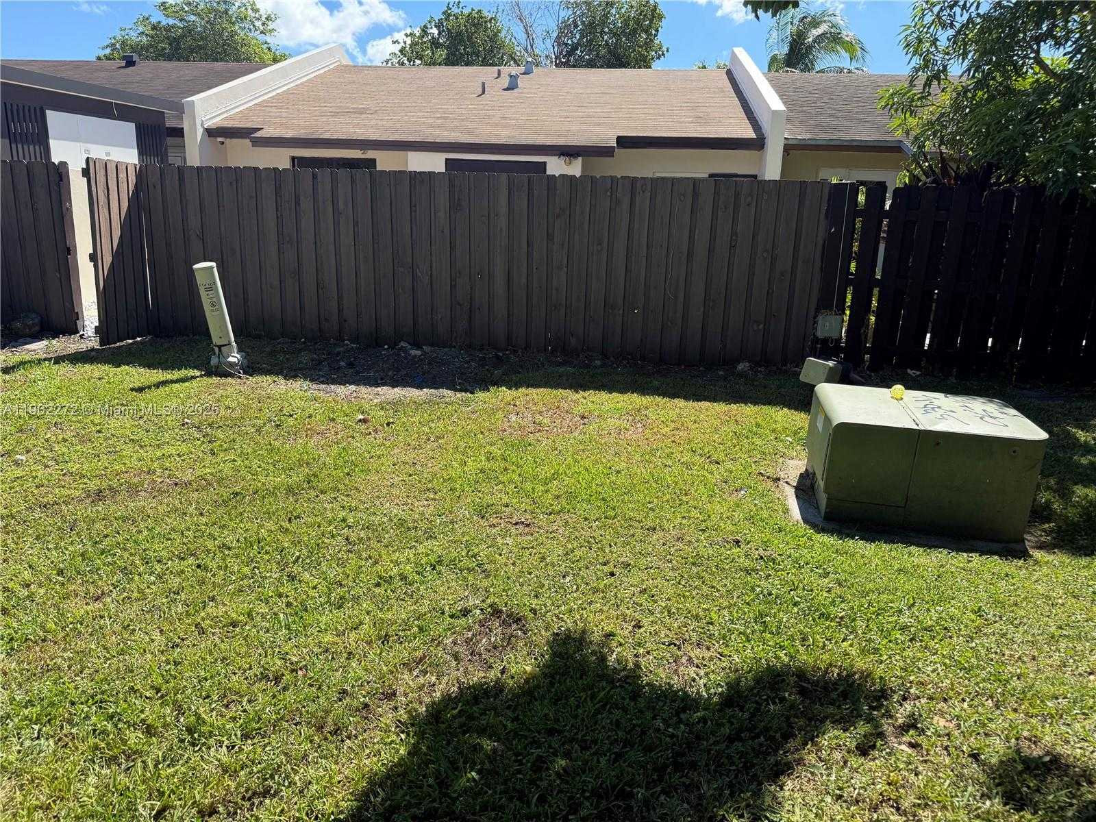 Small Image of 14103 SOUTH WEST 52ND TER, Miami Number 18