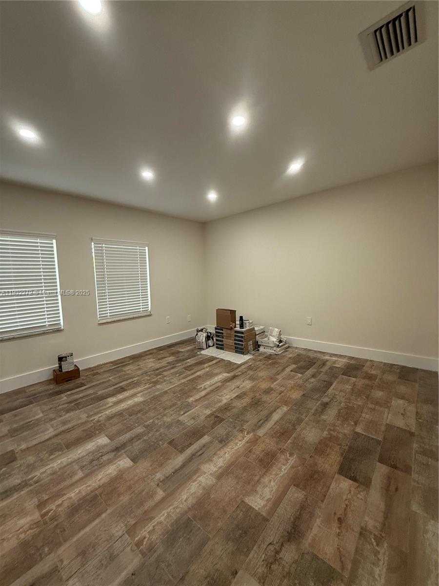 Small Image of 14103 SOUTH WEST 52ND TER, Miami Number 22