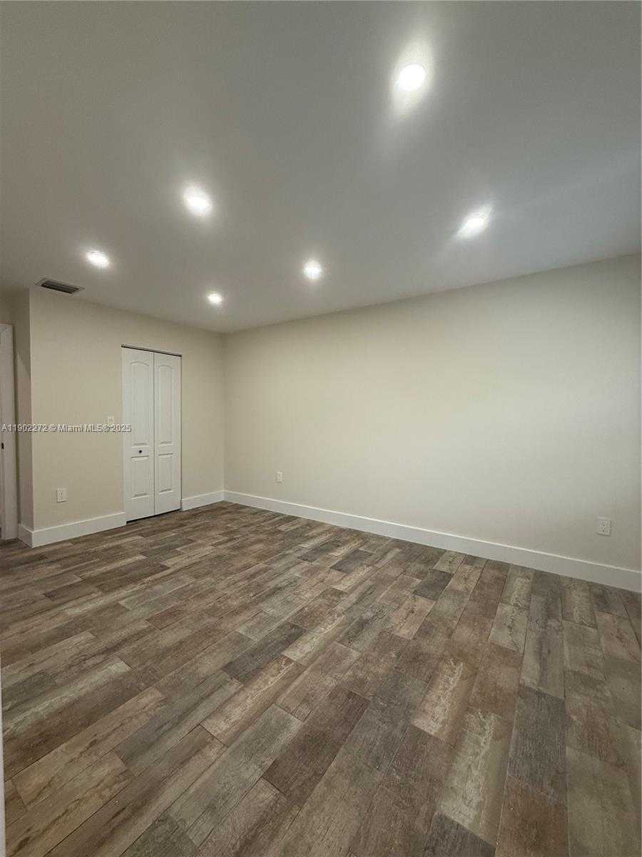 Small Image of 14103 SOUTH WEST 52ND TER, Miami Number 23