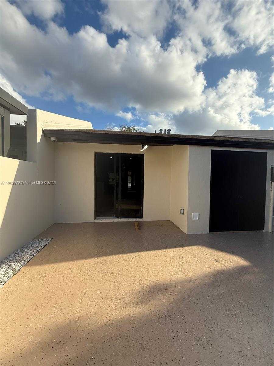 Small Image of 14103 SOUTH WEST 52ND TER, Miami Number 29