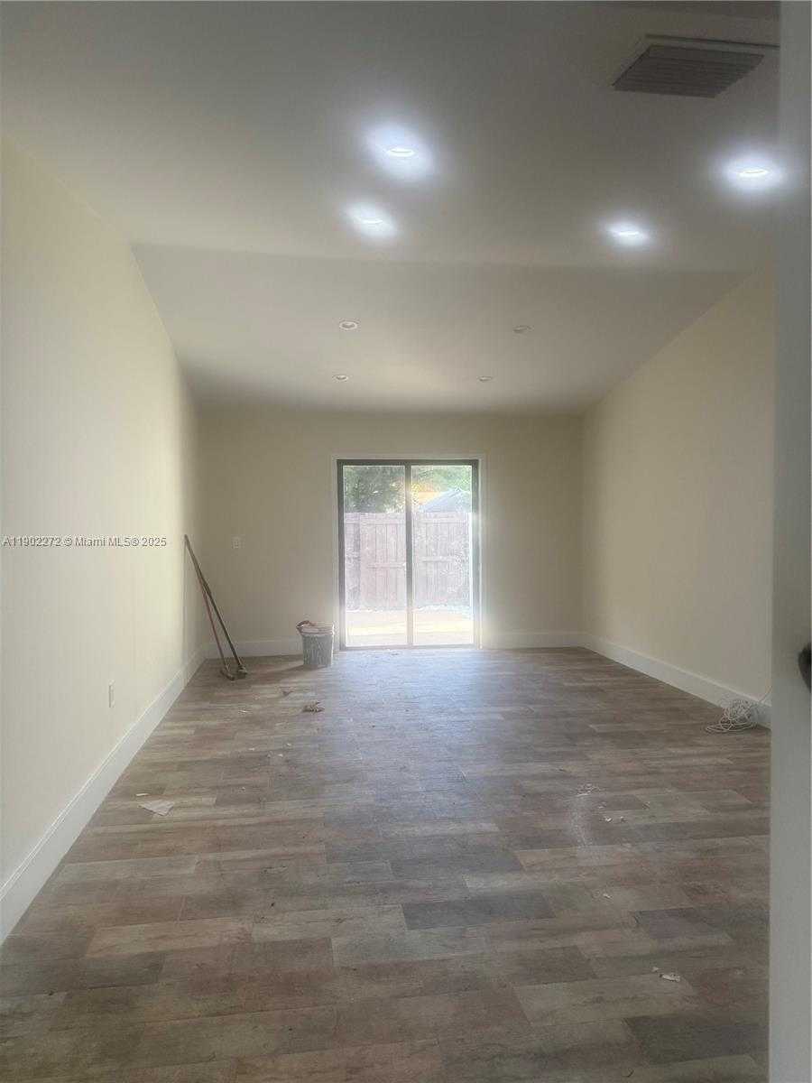 Small Image of 14103 SOUTH WEST 52ND TER, Miami Number 32