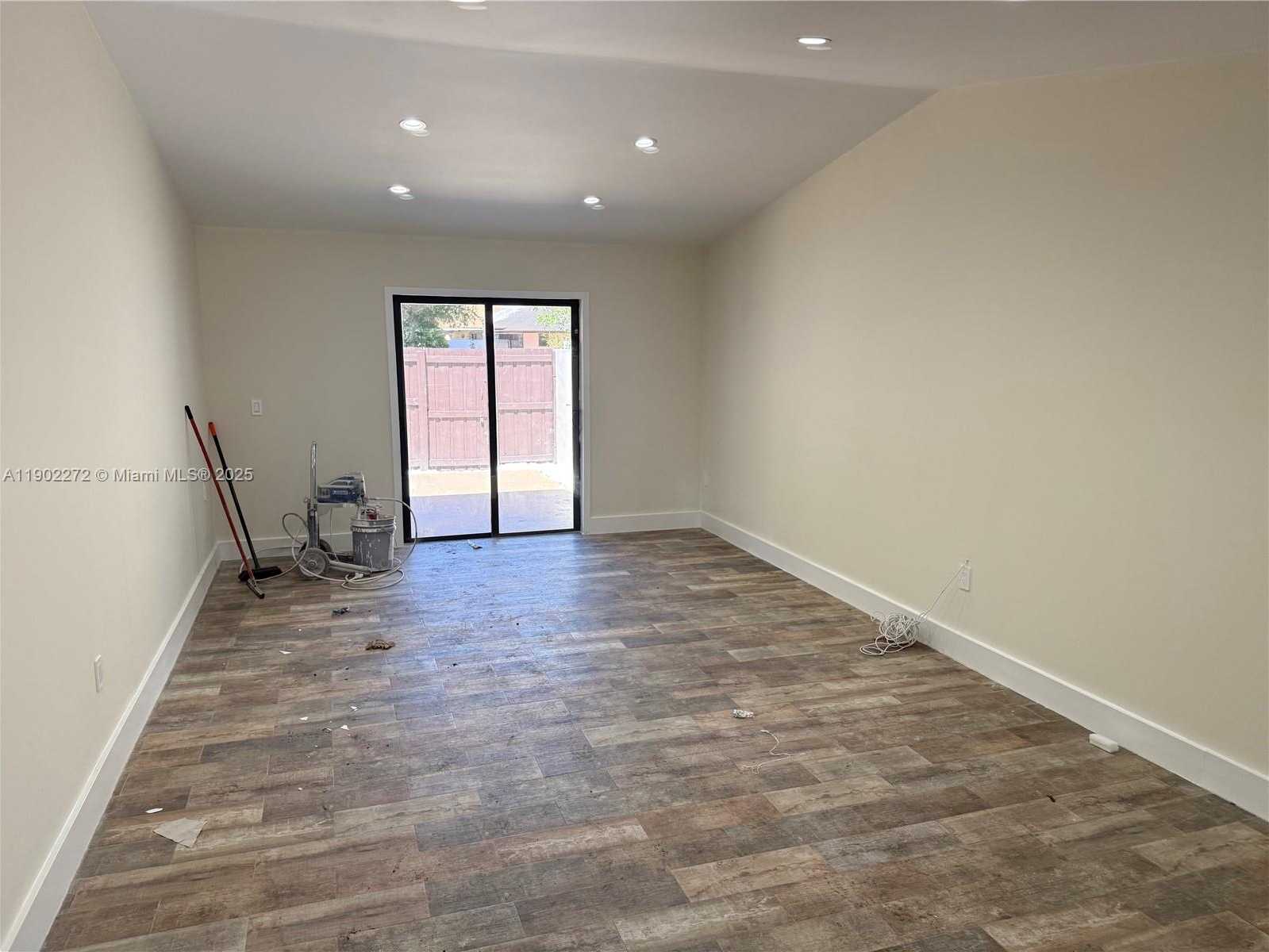 Small Image of 14103 SOUTH WEST 52ND TER, Miami Number 4