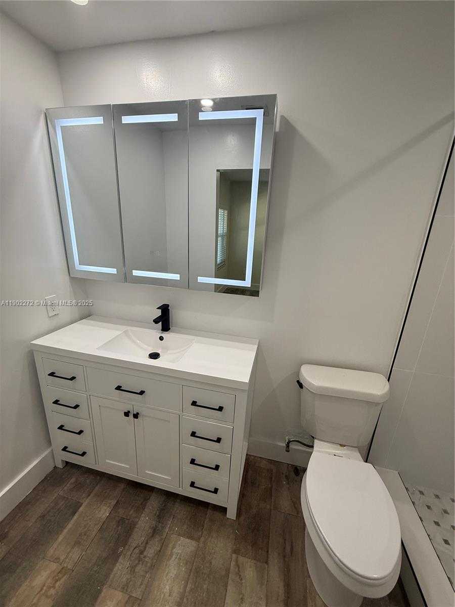 Small Image of 14103 SOUTH WEST 52ND TER, Miami Number 7